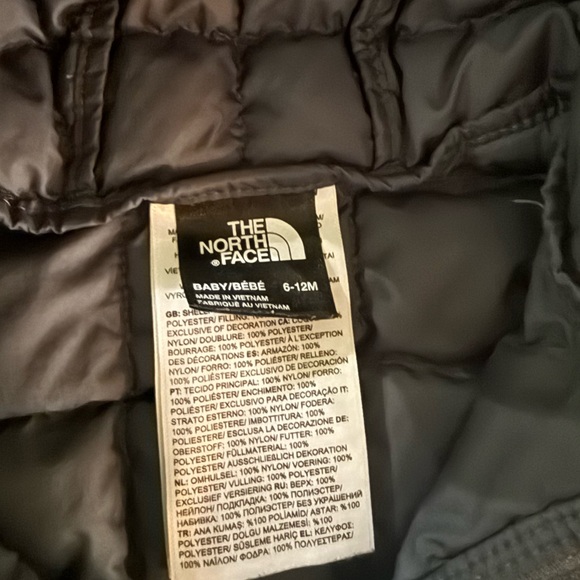 The North Face Charcoal Quilted Jacket - Picture 2 of 2
